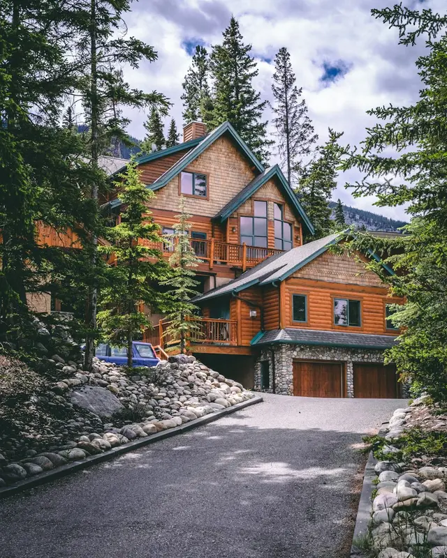 Thoroughbred.Homes Premium Domain